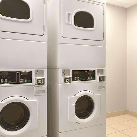 Country Inn & Suites By Radisson, Washington, Dc East - Capitol Heights, Md エクステリア 写真